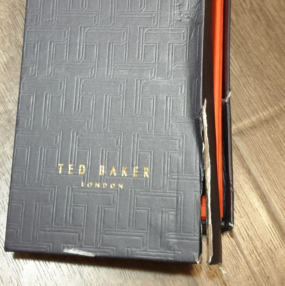 Ted Baker Green Watch with Swarovski Crystals - Picture 9 of 10